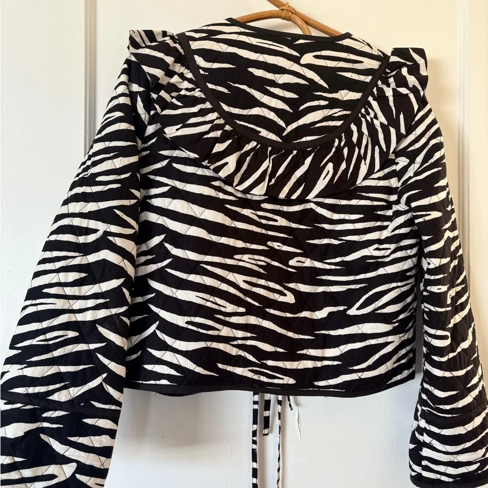 Ganni Faulkner Black & White Zebra-Print Quilted Tie-Front Jacket. EUC - Picture 5 of 7